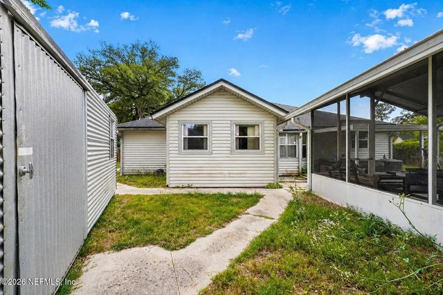 485 SHAMROCK S, Jacksonville, FL 32218