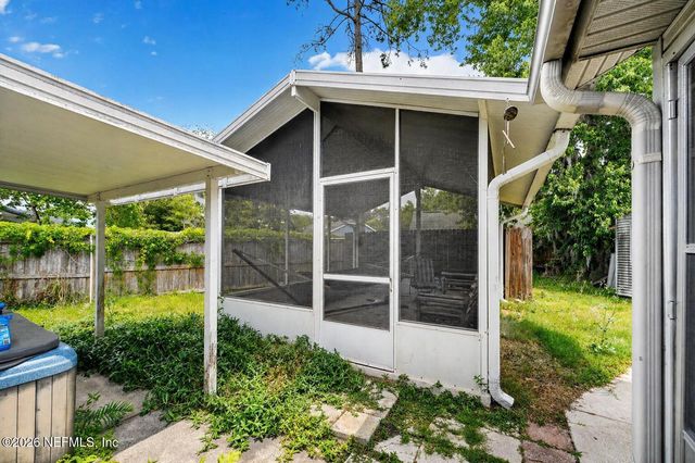 485 SHAMROCK S, Jacksonville, FL 32218