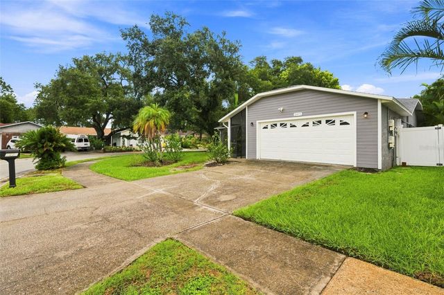 2475 GULFBREEZE CIRCLE, Palm Harbor, FL 34683