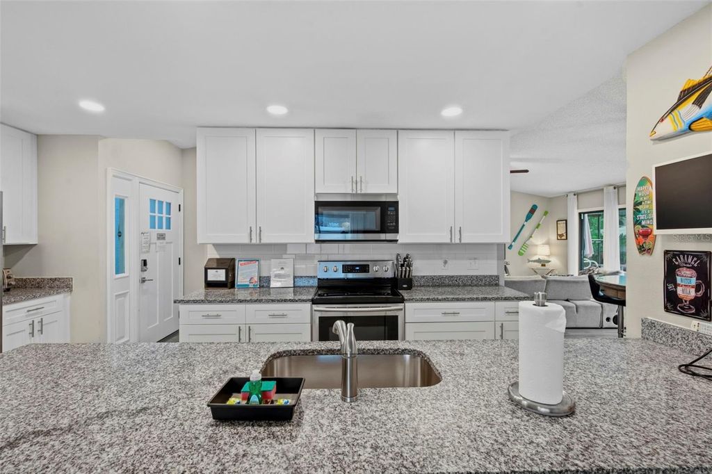 Image 39 of property listing at 2475 GULFBREEZE CIRCLE, Palm Harbor, FL 34683