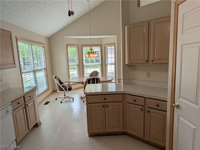 15282 Oak Hollow Lane, Strongsville, OH 44149