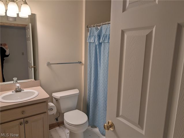 15282 Oak Hollow Lane, Strongsville, OH 44149