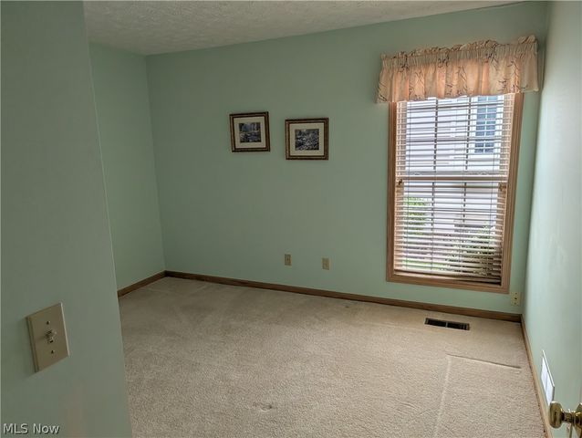 15282 Oak Hollow Lane, Strongsville, OH 44149