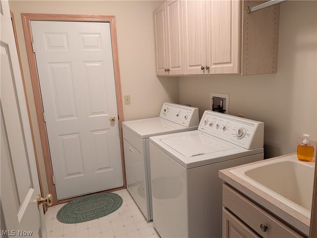 15282 Oak Hollow Lane, Strongsville, OH 44149