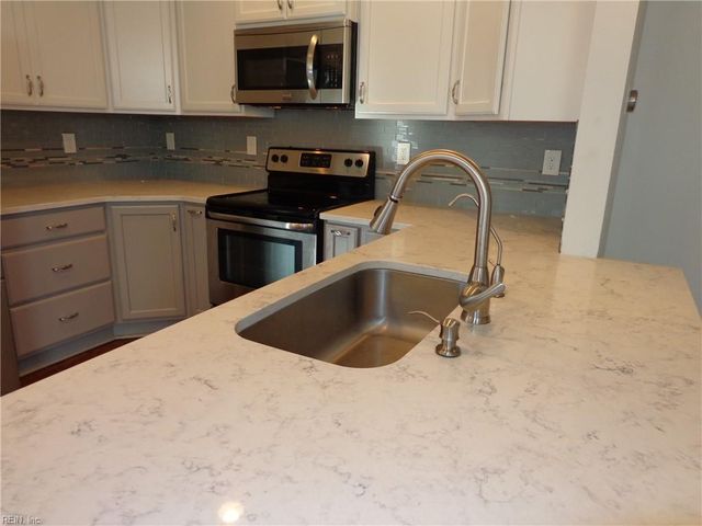 1209 Gunn Hall DR, Virginia Beach, VA 23454