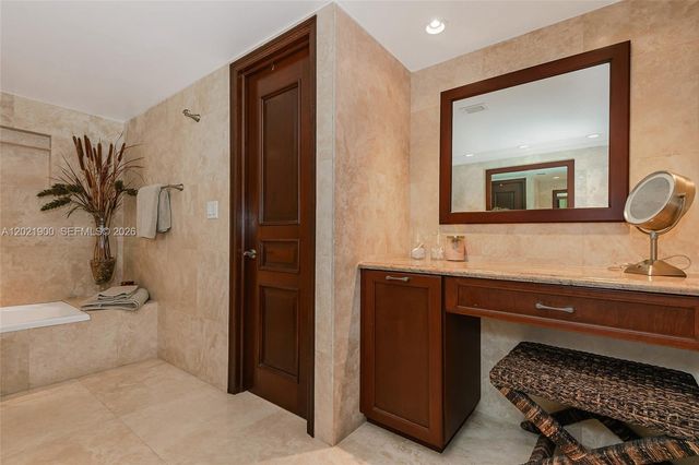 1121 Crandon Blvd E405, Key Biscayne, FL 33149