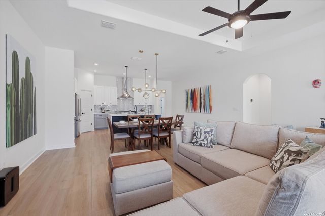 331 E Lambert St, San Antonio, TX 78204