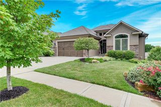 9868 Garden Street, Lenexa, KS 66227