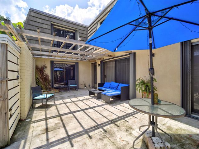 1519 15th Terrace, Palm Beach Gardens, FL 33418