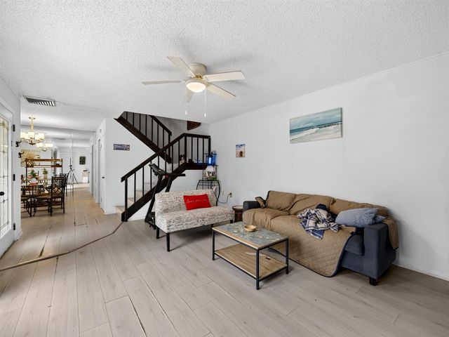 1519 15th Terrace, Palm Beach Gardens, FL 33418