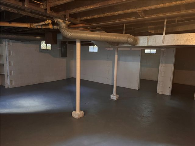 329 Norris St, Sharon, PA 16146