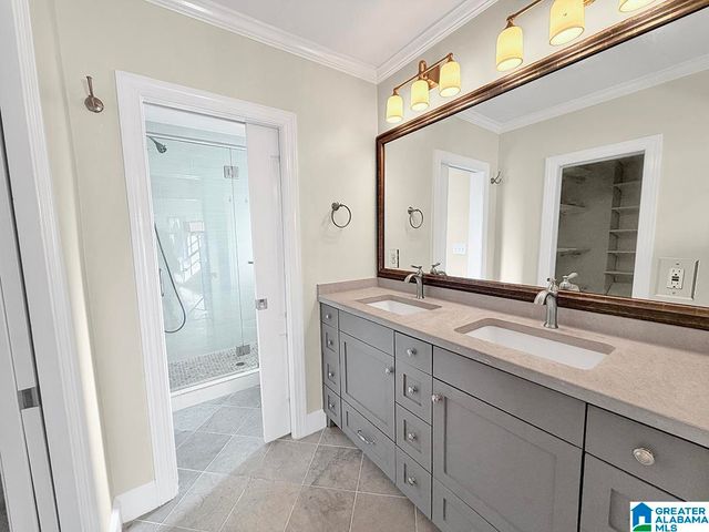 102 4TH AVENUE, Birmingham, AL 35205