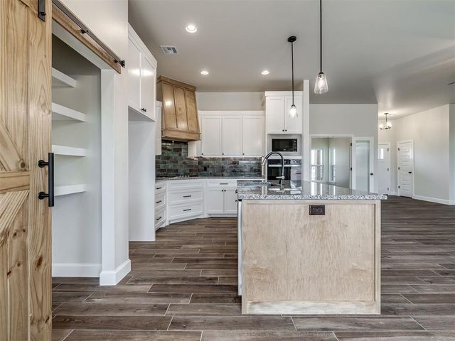 2446 Sierra Circle, Blanchard, OK 73010