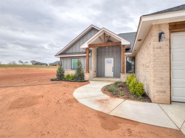 2446 Sierra Circle, Blanchard, OK 73010