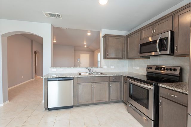 1809 Princeton Avenue, Farmersville, TX 75442