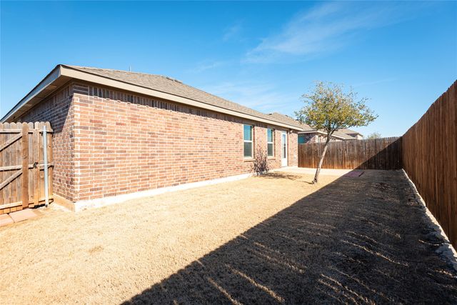 1809 Princeton Avenue, Farmersville, TX 75442