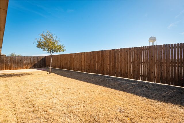 1809 Princeton Avenue, Farmersville, TX 75442