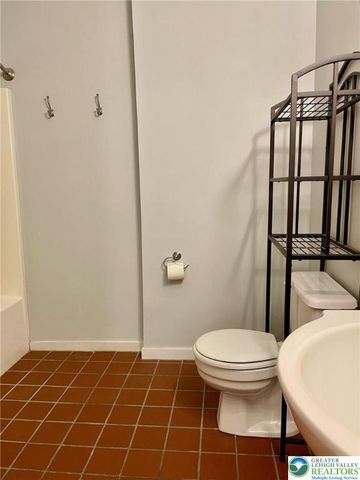 101 Race Street 102, Catasauqua Boro, PA 18032