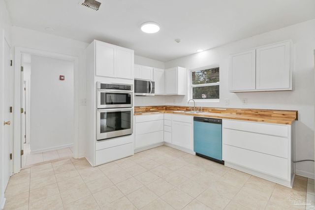 8090 Tippin Ave, Pensacola, FL 32514