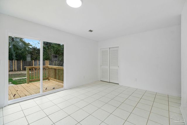 8090 Tippin Ave, Pensacola, FL 32514