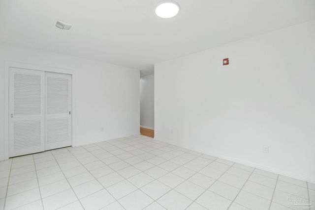 8090 Tippin Ave, Pensacola, FL 32514