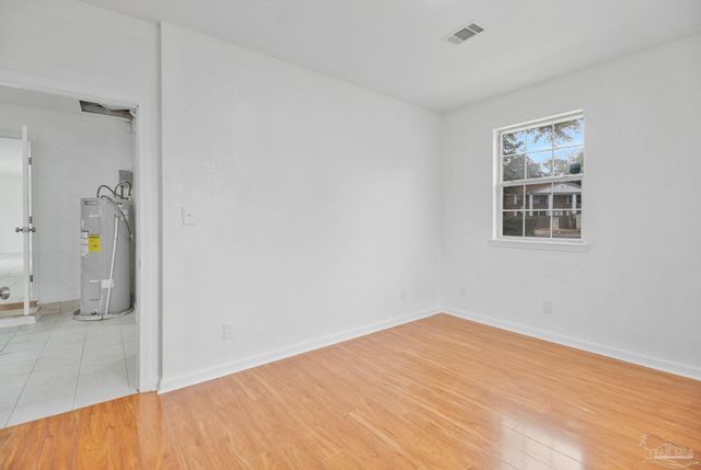 8090 Tippin Ave, Pensacola, FL 32514