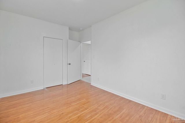 8090 Tippin Ave, Pensacola, FL 32514