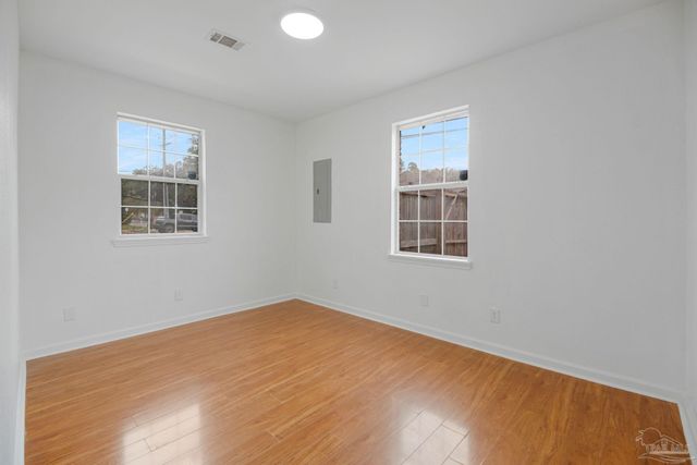 8090 Tippin Ave, Pensacola, FL 32514