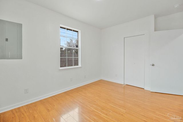 8090 Tippin Ave, Pensacola, FL 32514