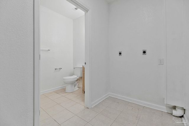 8090 Tippin Ave, Pensacola, FL 32514