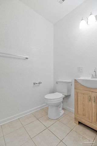 8090 Tippin Ave, Pensacola, FL 32514