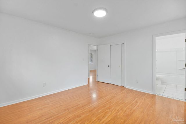 8090 Tippin Ave, Pensacola, FL 32514