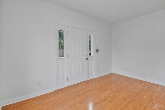 8090 Tippin Ave, Pensacola, FL 32514