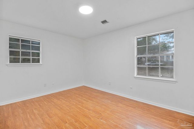 8090 Tippin Ave, Pensacola, FL 32514