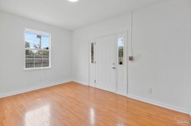 8090 Tippin Ave, Pensacola, FL 32514