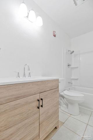 8090 Tippin Ave, Pensacola, FL 32514