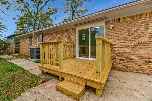 8090 Tippin Ave, Pensacola, FL 32514