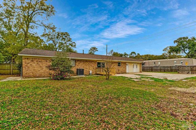 8090 Tippin Ave, Pensacola, FL 32514