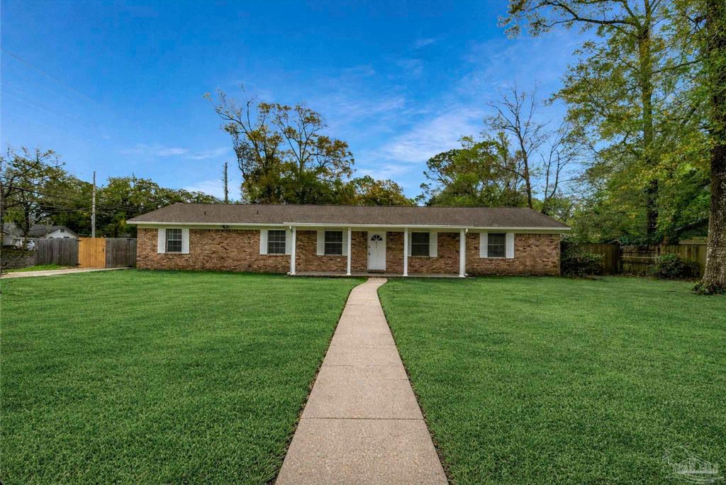 8090 Tippin Ave, Pensacola, FL 32514