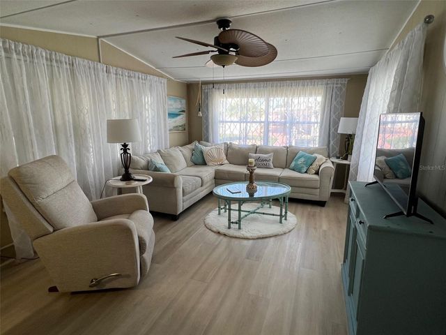 1500 COUNTY ROAD 1 22, Dunedin, FL 34698