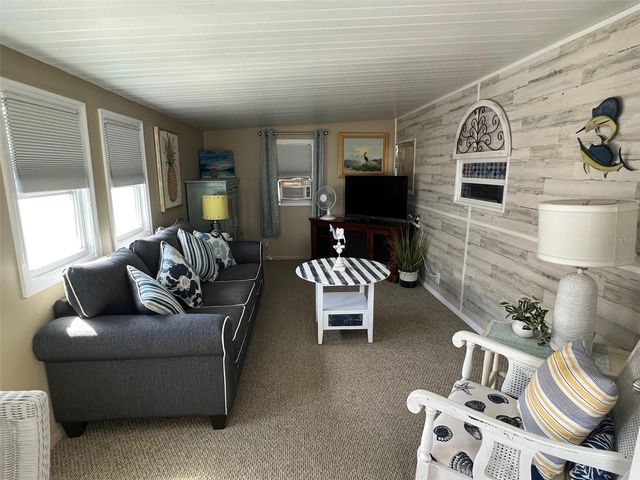 1500 COUNTY ROAD 1 22, Dunedin, FL 34698