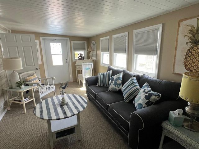 1500 COUNTY ROAD 1 22, Dunedin, FL 34698