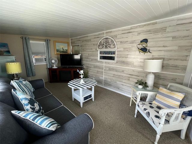 1500 COUNTY ROAD 1 22, Dunedin, FL 34698