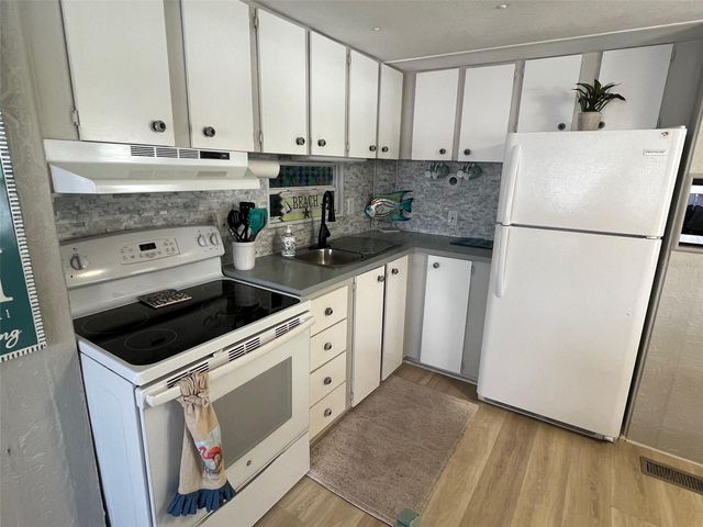 1500 COUNTY ROAD 1 22, Dunedin, FL 34698