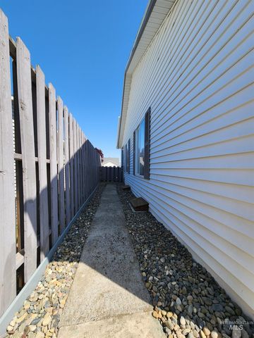 1134 Liberty Dr, Clarkston, WA 99403