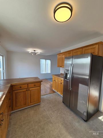 1134 Liberty Dr, Clarkston, WA 99403