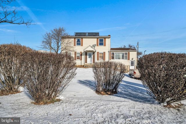 1836 W TRINDLE RD, Carlisle, PA 17013