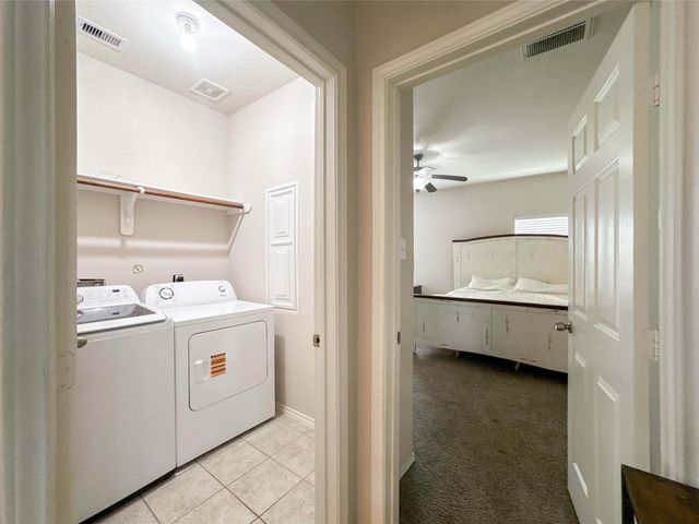 3041 Boxwood Springs Lane, Dickinson, TX 77539