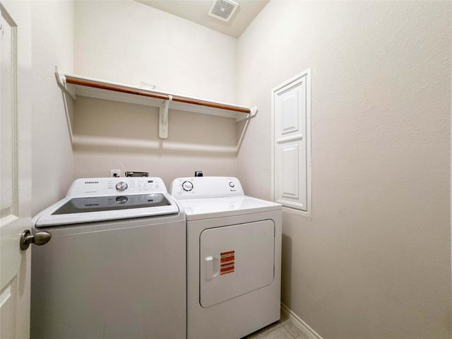 3041 Boxwood Springs Lane, Dickinson, TX 77539