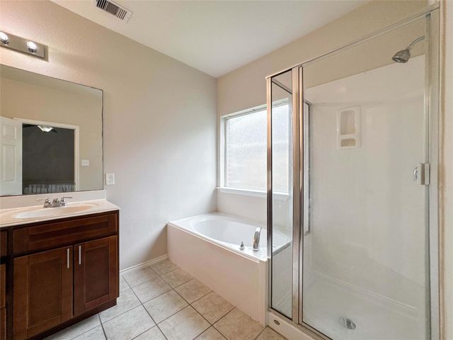 3041 Boxwood Springs Lane, Dickinson, TX 77539